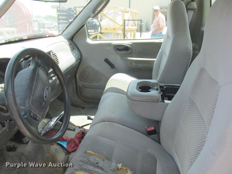 image for item DD8470 2004 Ford F150 pickup truck