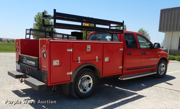 image for item DE1704 2006 Dodge Ram 2500 Quad Cab utility bed pickup truck