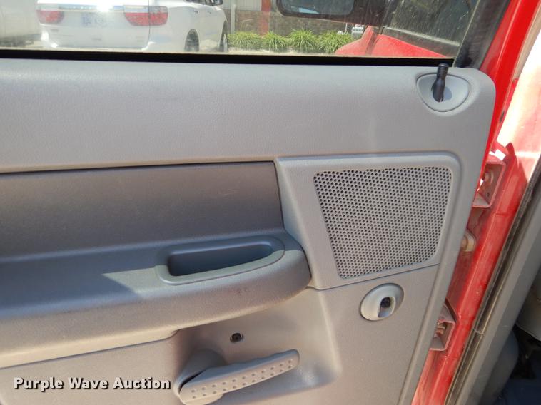 image for item DE1704 2006 Dodge Ram 2500 Quad Cab utility bed pickup truck