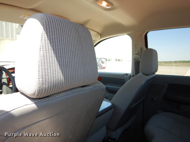 image for item DE1704 2006 Dodge Ram 2500 Quad Cab utility bed pickup truck