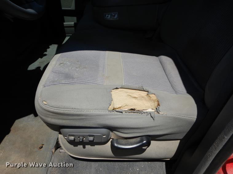 image for item DE1704 2006 Dodge Ram 2500 Quad Cab utility bed pickup truck