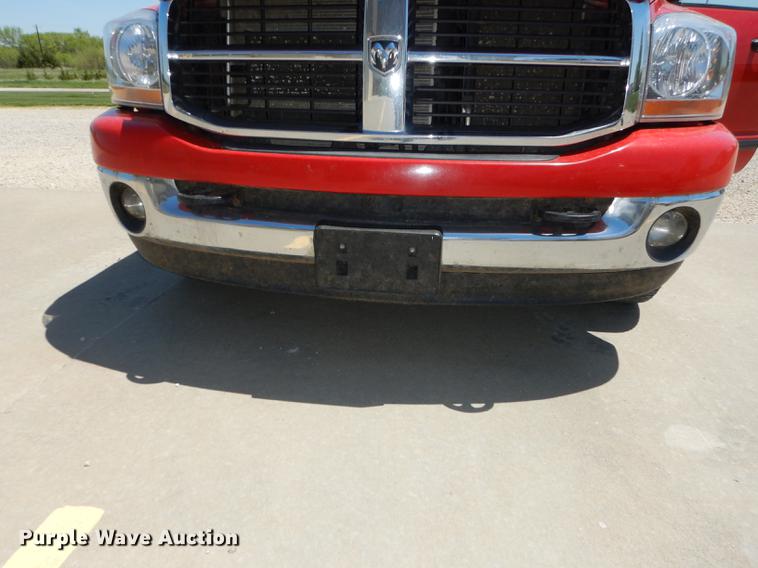 image for item DE1704 2006 Dodge Ram 2500 Quad Cab utility bed pickup truck