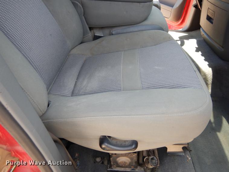 image for item DE1704 2006 Dodge Ram 2500 Quad Cab utility bed pickup truck