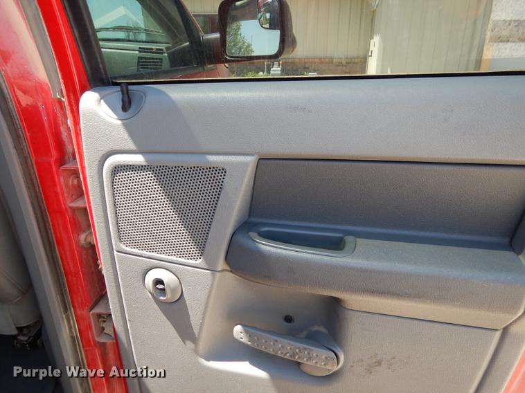 image for item DE1704 2006 Dodge Ram 2500 Quad Cab utility bed pickup truck