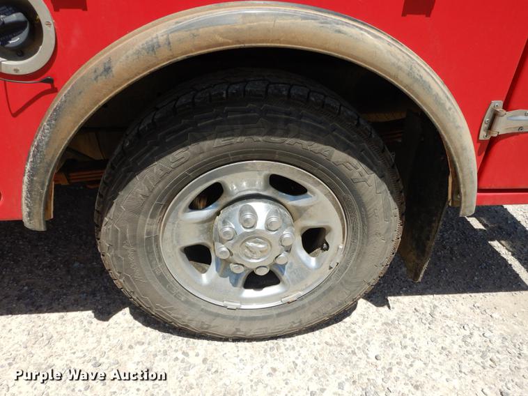 image for item DE1704 2006 Dodge Ram 2500 Quad Cab utility bed pickup truck