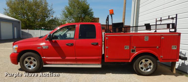 image for item DE1705 2007 Dodge Ram 2500 utility bed pickup truck