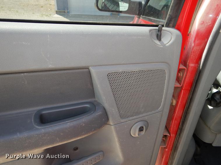 image for item DE1705 2007 Dodge Ram 2500 utility bed pickup truck