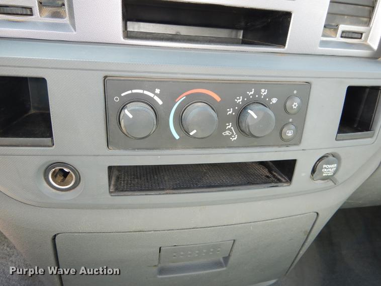 image for item DE1705 2007 Dodge Ram 2500 utility bed pickup truck