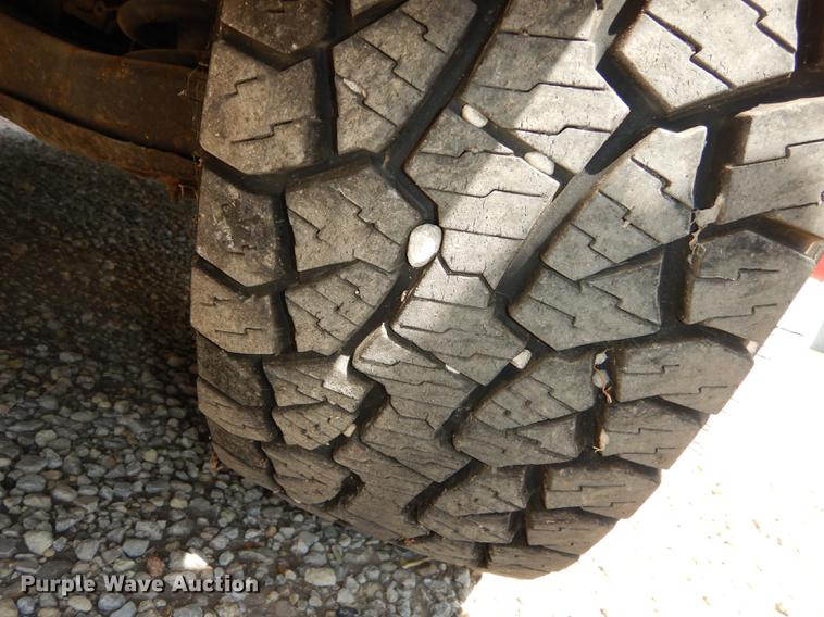 image for item DE1705 2007 Dodge Ram 2500 utility bed pickup truck