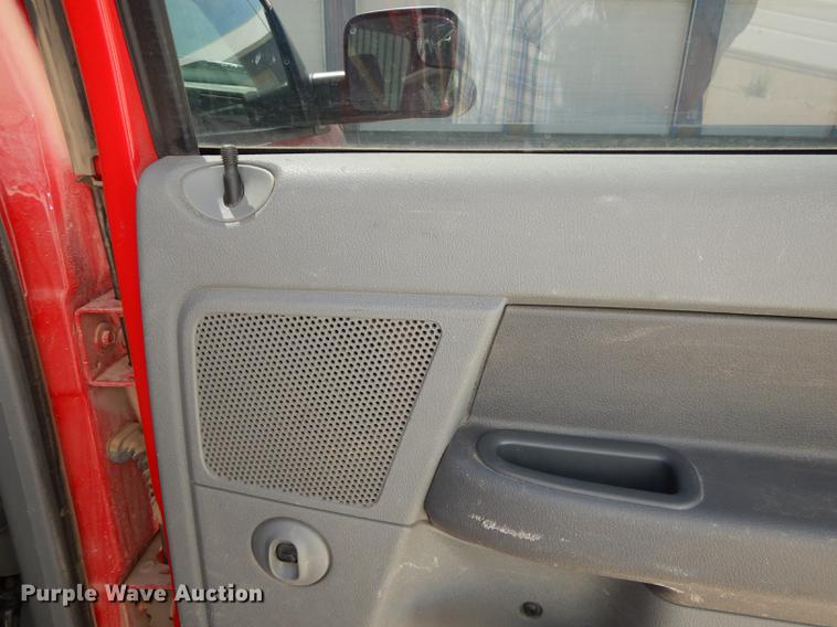 image for item DE1705 2007 Dodge Ram 2500 utility bed pickup truck