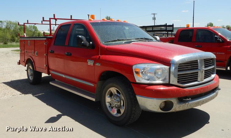 image for item DE1706 2009 Dodge Ram 2500 Quad Cab utility bed pickup truck