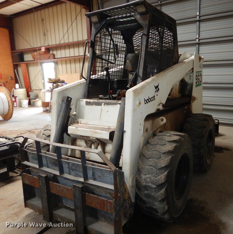 image for item DE1710 1999 Bobcat 963 skid steer