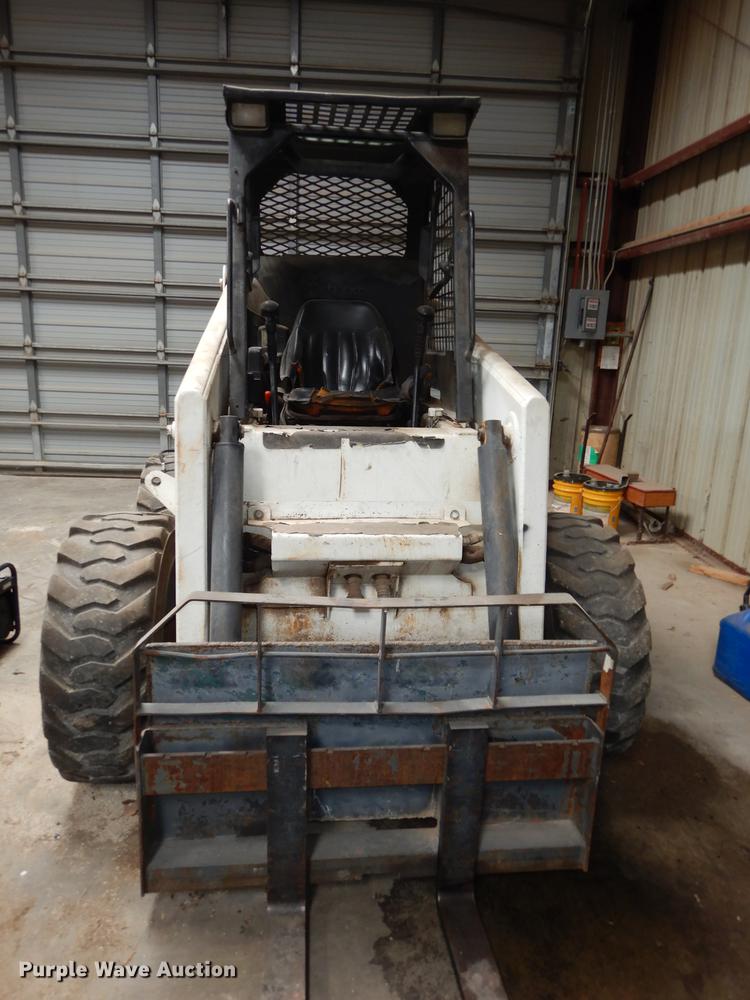 image for item DE1710 1999 Bobcat 963 skid steer