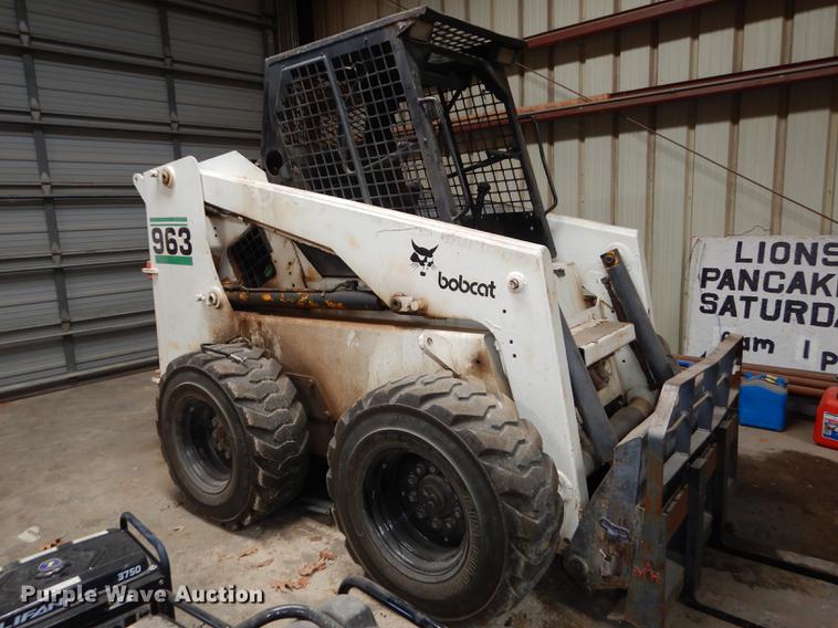 image for item DE1710 1999 Bobcat 963 skid steer