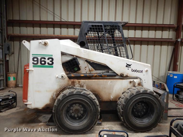 image for item DE1710 1999 Bobcat 963 skid steer