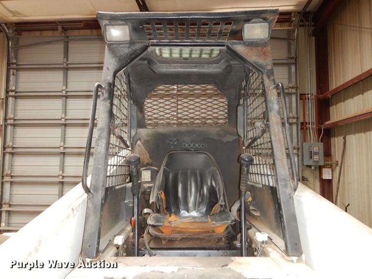 image for item DE1710 1999 Bobcat 963 skid steer