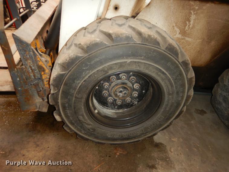 image for item DE1710 1999 Bobcat 963 skid steer