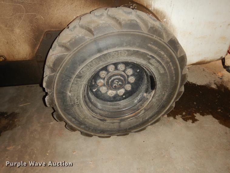 image for item DE1710 1999 Bobcat 963 skid steer