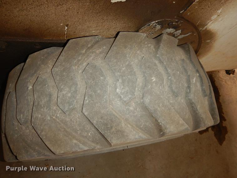 image for item DE1710 1999 Bobcat 963 skid steer