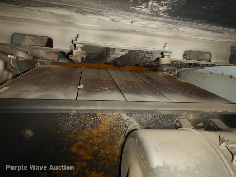 image for item DE1710 1999 Bobcat 963 skid steer