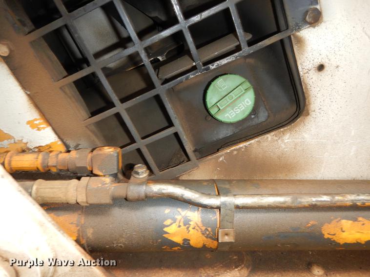 image for item DE1710 1999 Bobcat 963 skid steer