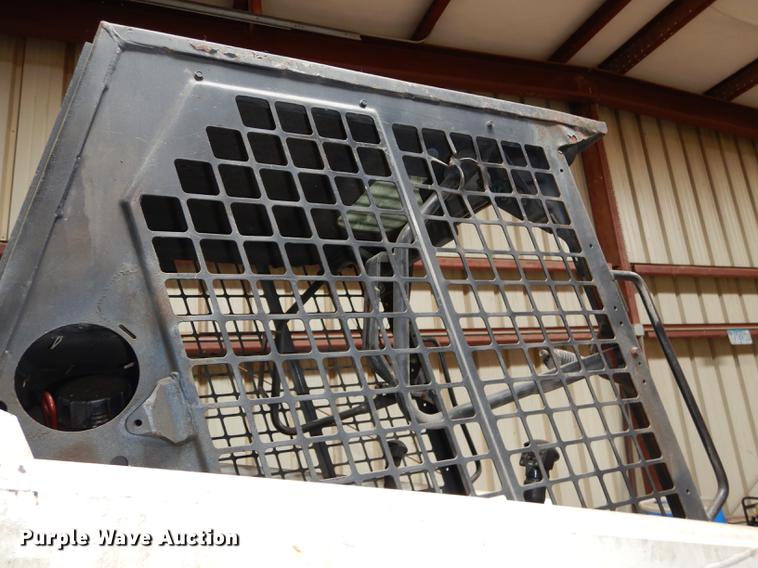 image for item DE1710 1999 Bobcat 963 skid steer