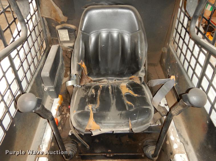 image for item DE1710 1999 Bobcat 963 skid steer