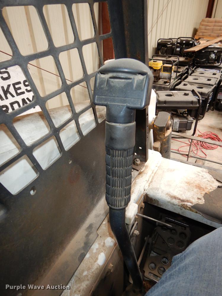 image for item DE1710 1999 Bobcat 963 skid steer