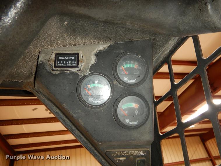 image for item DE1710 1999 Bobcat 963 skid steer