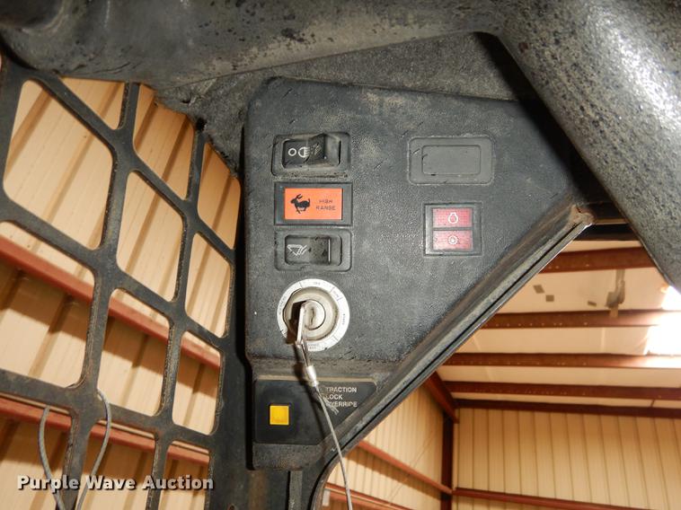 image for item DE1710 1999 Bobcat 963 skid steer