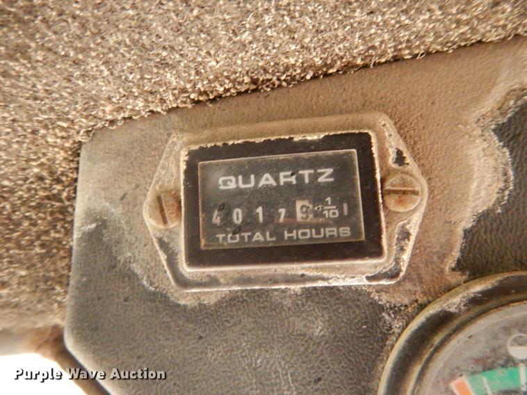 image for item DE1710 1999 Bobcat 963 skid steer