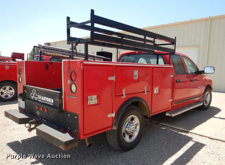 image for item DE1716 2006 Dodge Ram 2500 Quad Cab utility bed pickup truck
