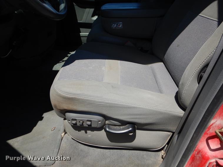 image for item DE1716 2006 Dodge Ram 2500 Quad Cab utility bed pickup truck