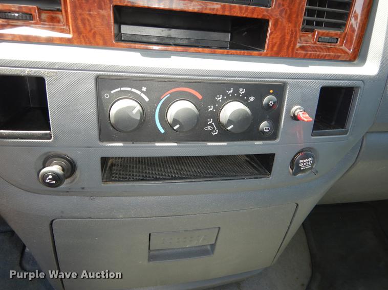 image for item DE1716 2006 Dodge Ram 2500 Quad Cab utility bed pickup truck