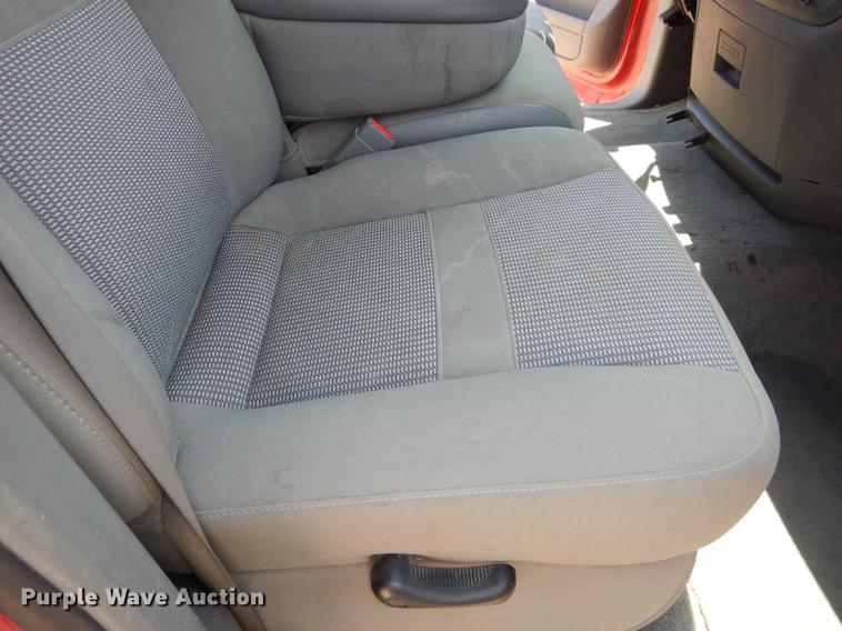 image for item DE1716 2006 Dodge Ram 2500 Quad Cab utility bed pickup truck