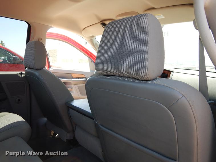 image for item DE1716 2006 Dodge Ram 2500 Quad Cab utility bed pickup truck