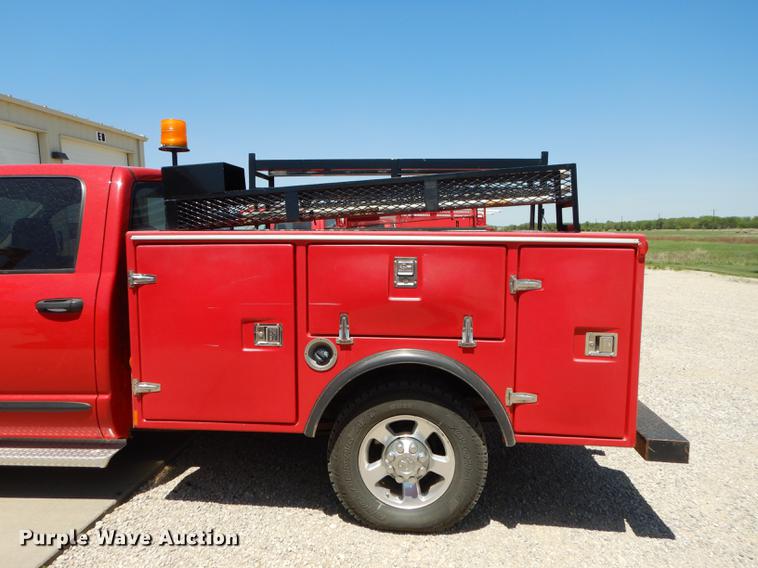 image for item DE1716 2006 Dodge Ram 2500 Quad Cab utility bed pickup truck