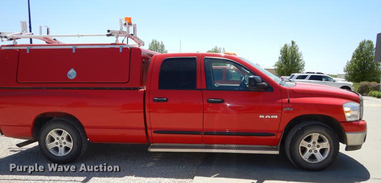 image for item DE1718 2008 Dodge Ram 2500 Quad Cab pickup truck