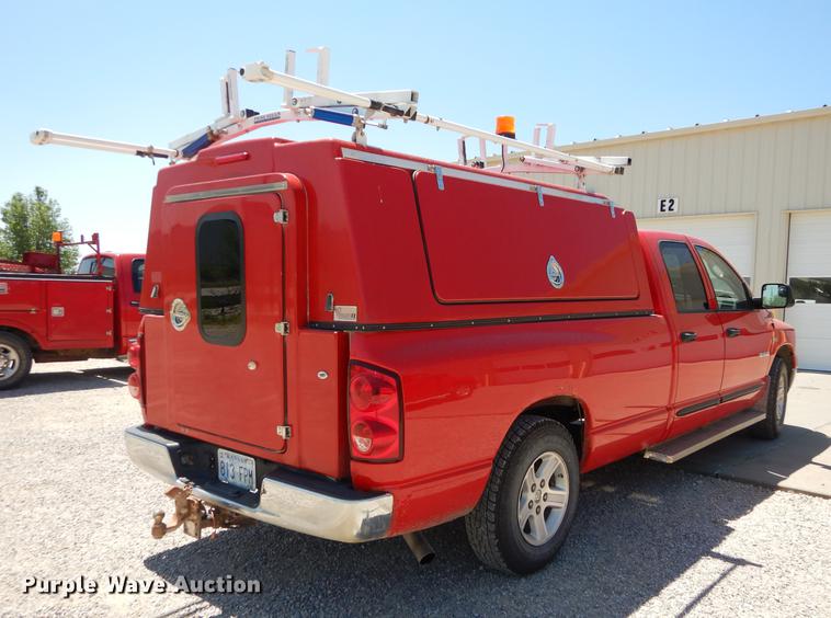 image for item DE1718 2008 Dodge Ram 2500 Quad Cab pickup truck