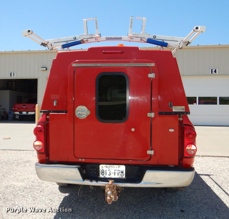 image for item DE1718 2008 Dodge Ram 2500 Quad Cab pickup truck