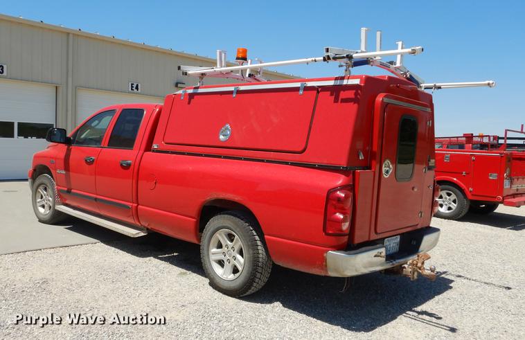 image for item DE1718 2008 Dodge Ram 2500 Quad Cab pickup truck