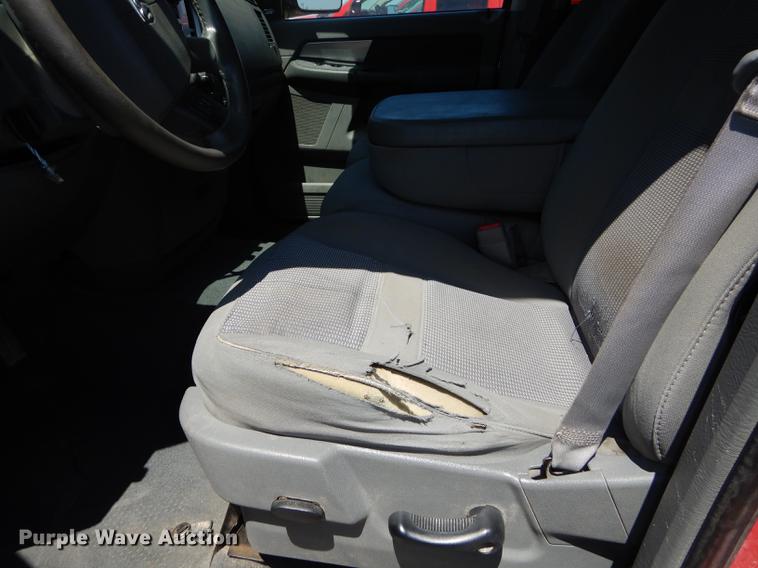 image for item DE1718 2008 Dodge Ram 2500 Quad Cab pickup truck