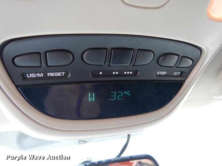 image for item DE1718 2008 Dodge Ram 2500 Quad Cab pickup truck