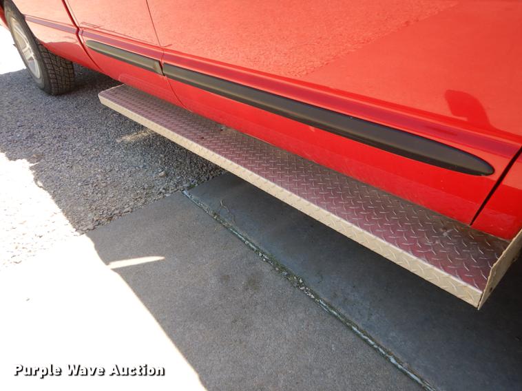 image for item DE1718 2008 Dodge Ram 2500 Quad Cab pickup truck