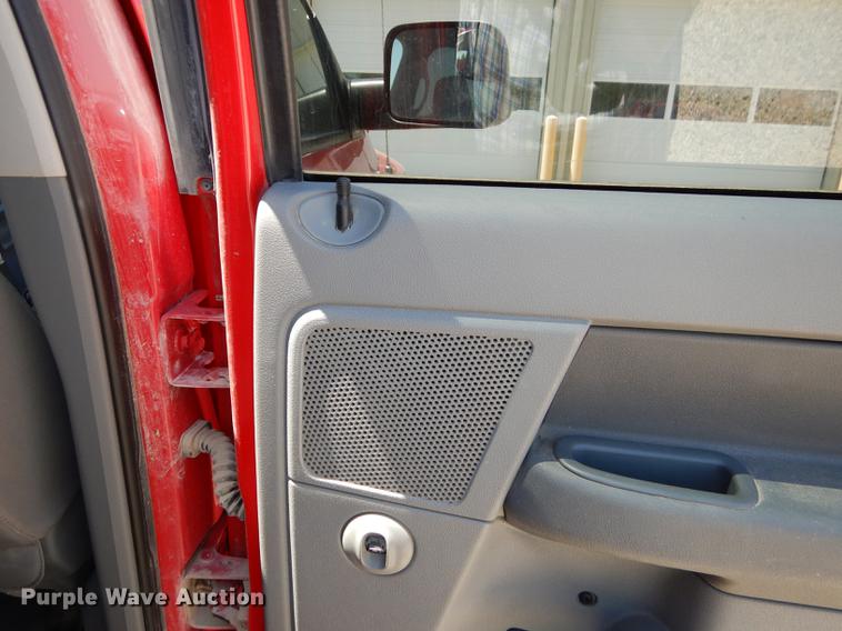 image for item DE1718 2008 Dodge Ram 2500 Quad Cab pickup truck