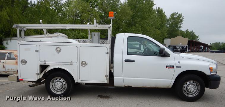 image for item DE1730 2008 Dodge Ram 2500 utility bed pickup truck