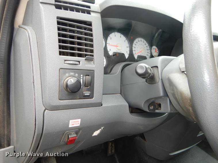 image for item DE1730 2008 Dodge Ram 2500 utility bed pickup truck