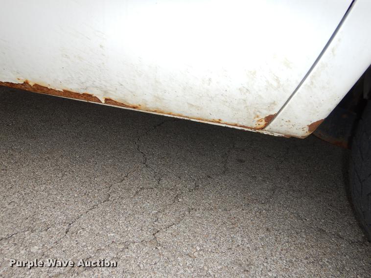 image for item DE1730 2008 Dodge Ram 2500 utility bed pickup truck