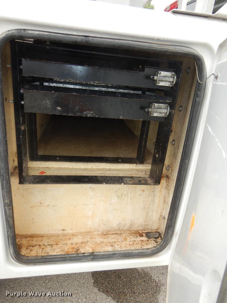 image for item DE1730 2008 Dodge Ram 2500 utility bed pickup truck