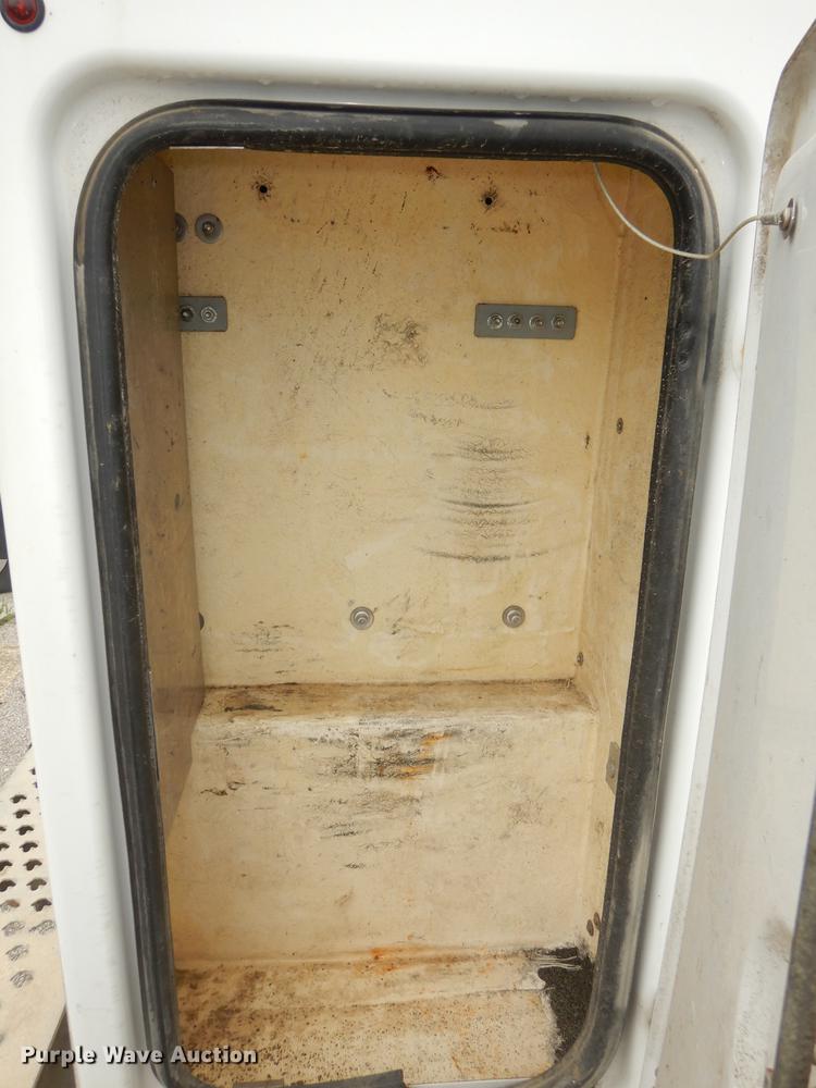 image for item DE1730 2008 Dodge Ram 2500 utility bed pickup truck